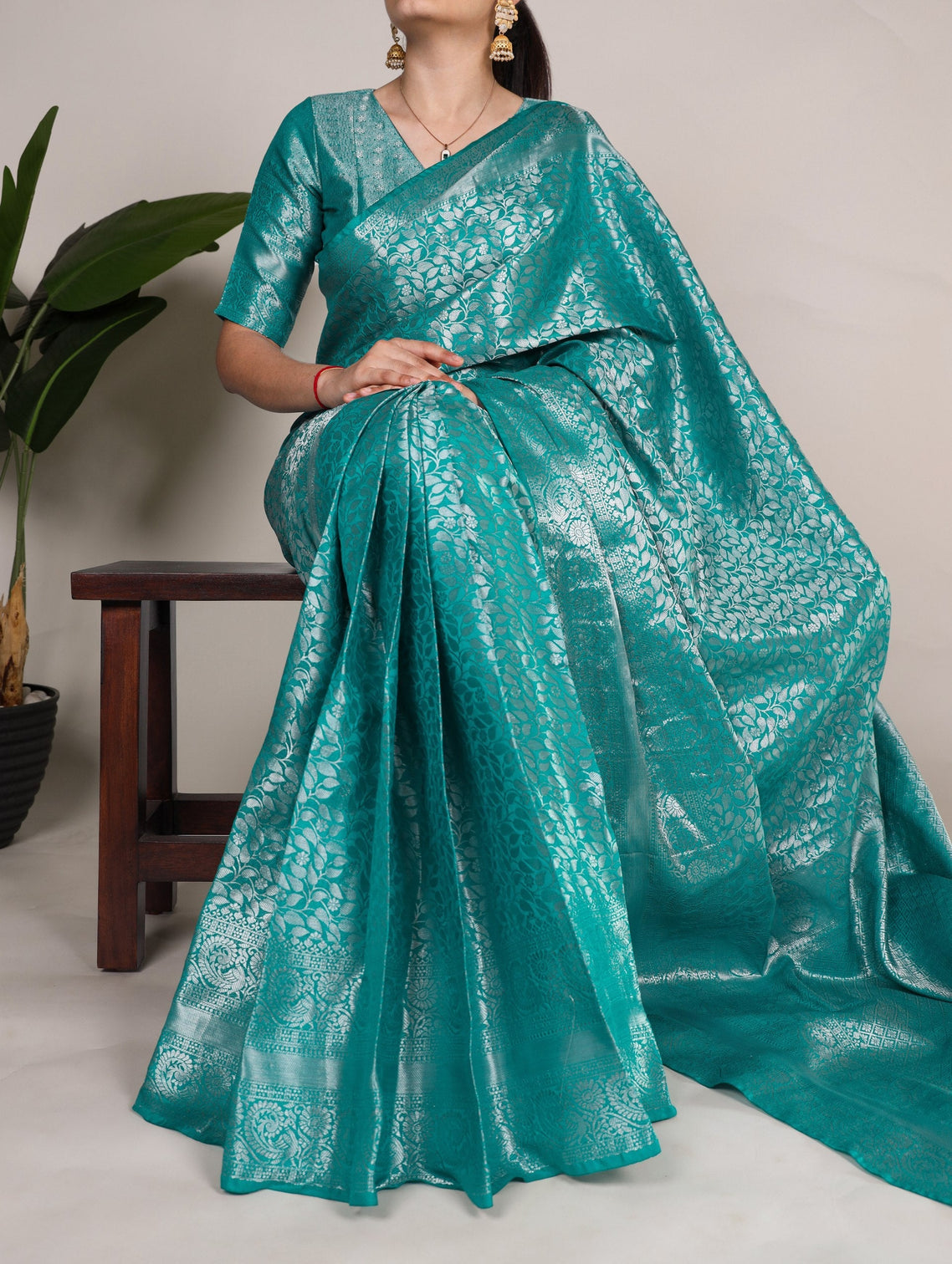 Firozi Timeless Kanjivaram Saree with Exquisite Zari Weaving