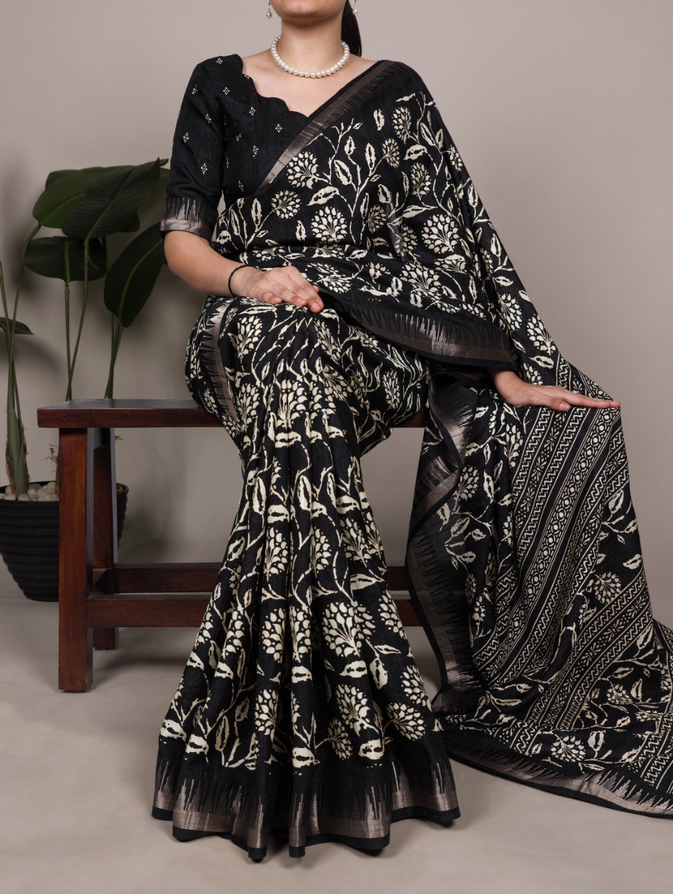 Floral Printed Slub Silk Saree
