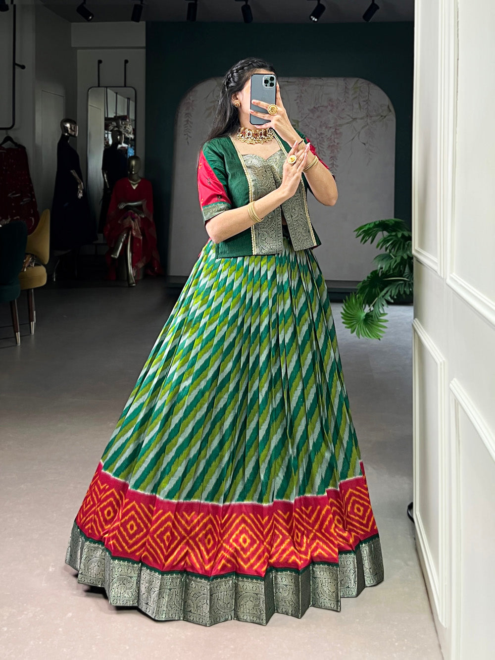 Green tasar silk leheriya printed co ord set with vichitra silk zari weaving blouse
