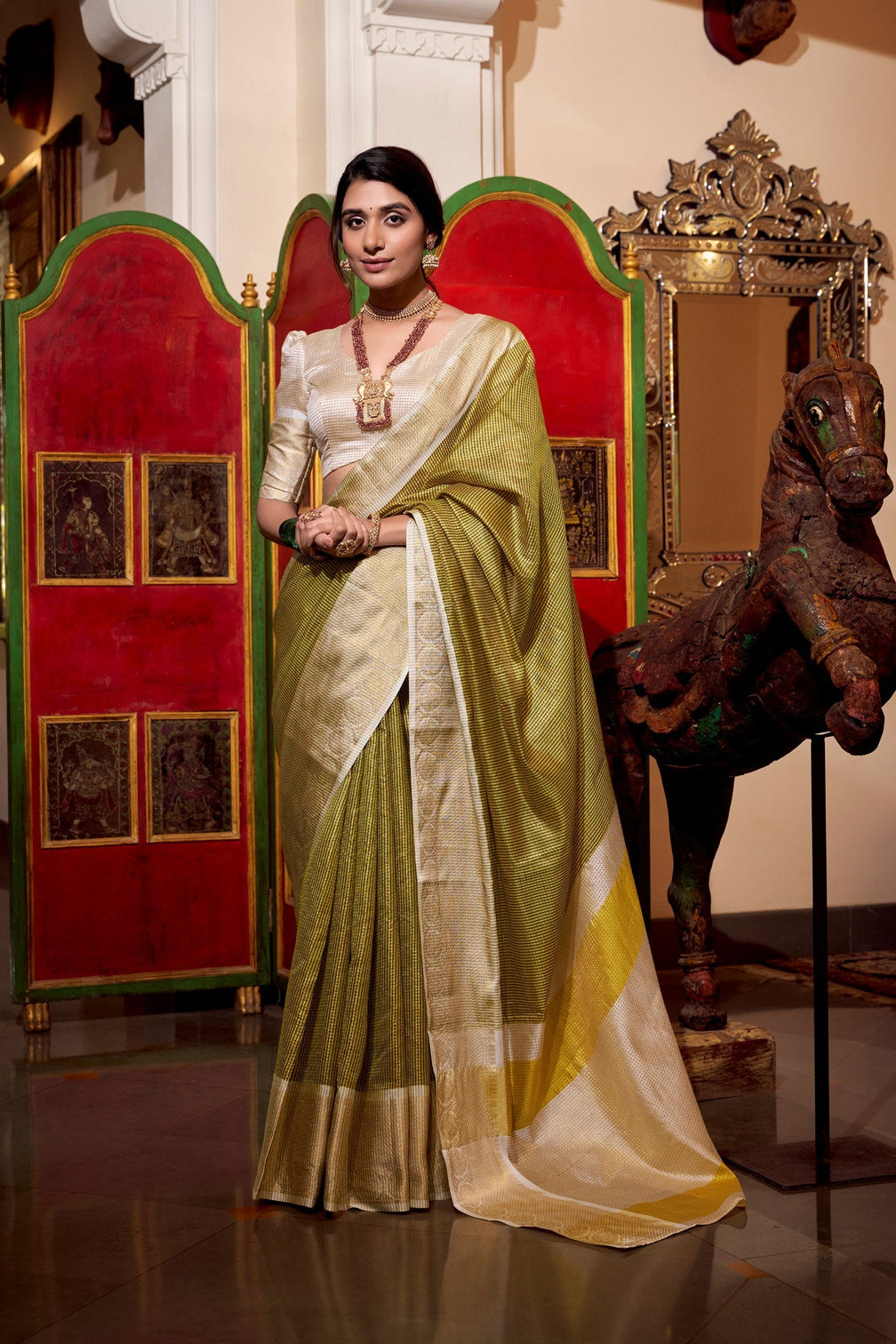 Green Elegant Jacquard Chex Saree with Zari Weaving Work – Includes Matching Blouse Piece