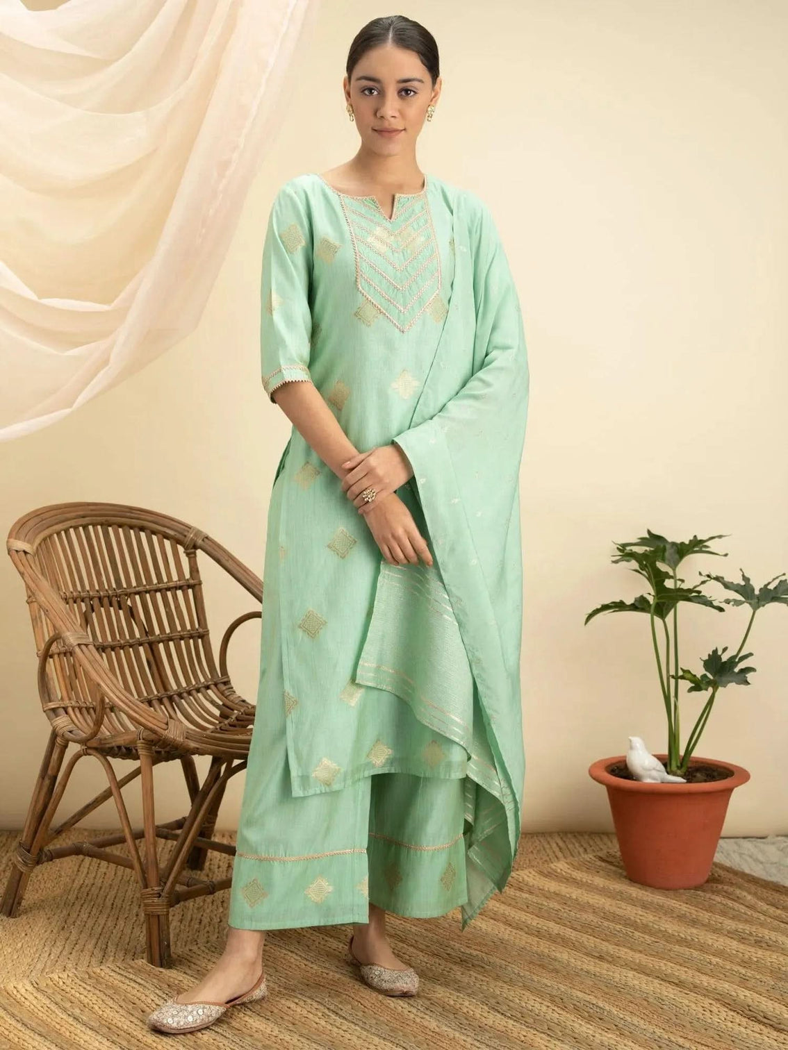 Mameraa Green Self Design Silk Straight Kurta With Palazzos & Dupatta