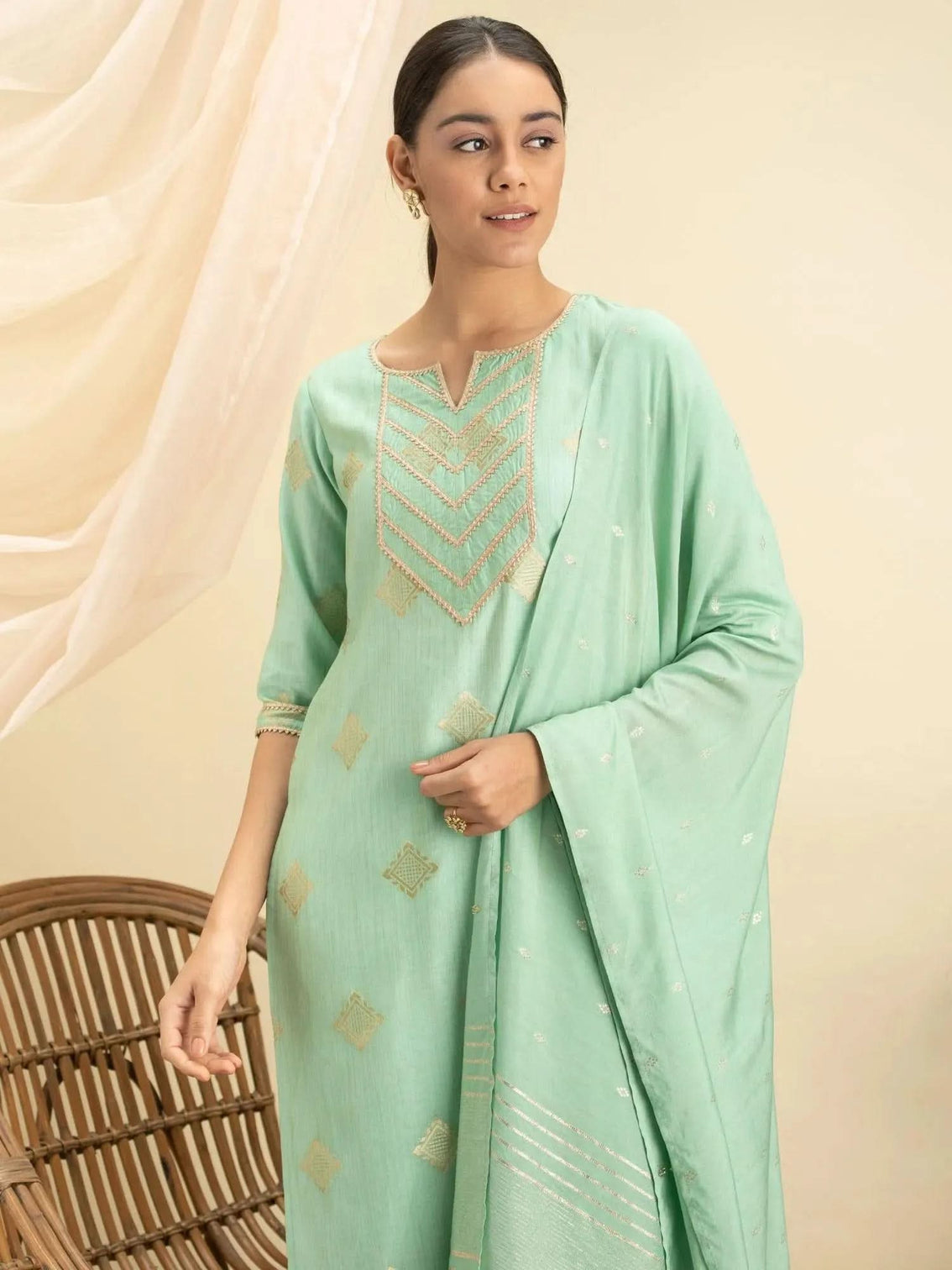 Mameraa Green Self Design Silk Straight Kurta With Palazzos & Dupatta