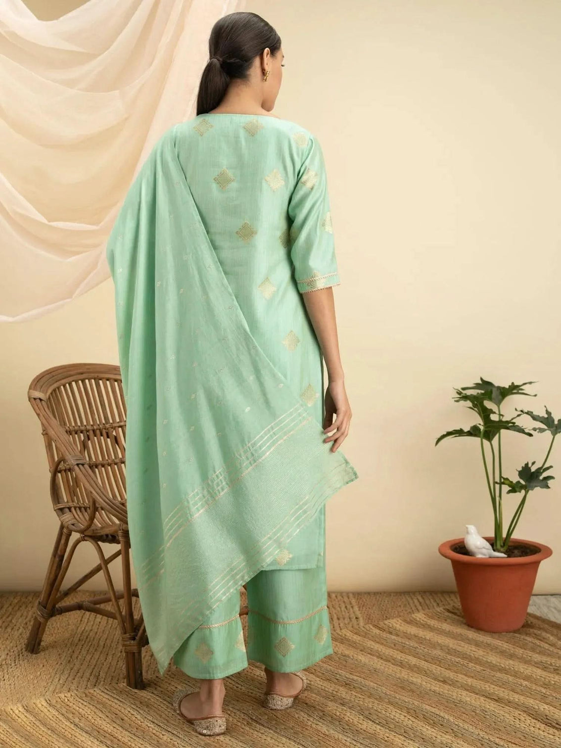 Mameraa Green Self Design Silk Straight Kurta With Palazzos & Dupatta