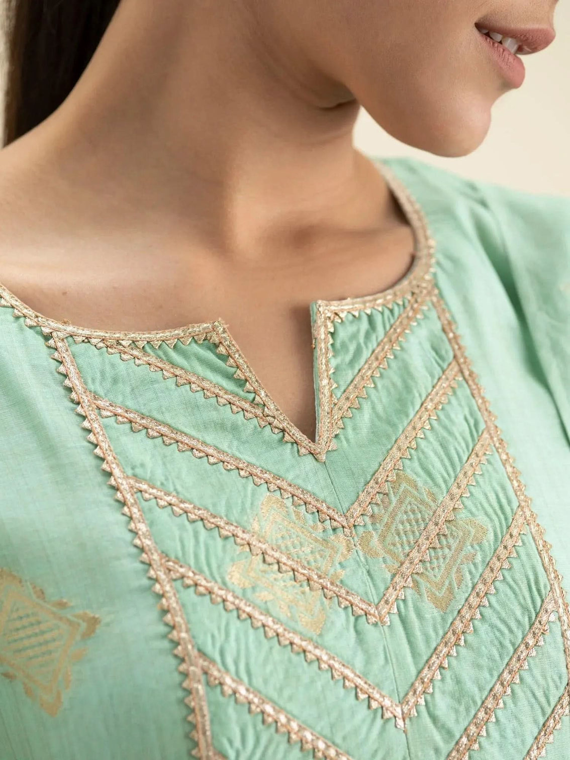 Mameraa Green Self Design Silk Straight Kurta With Palazzos & Dupatta