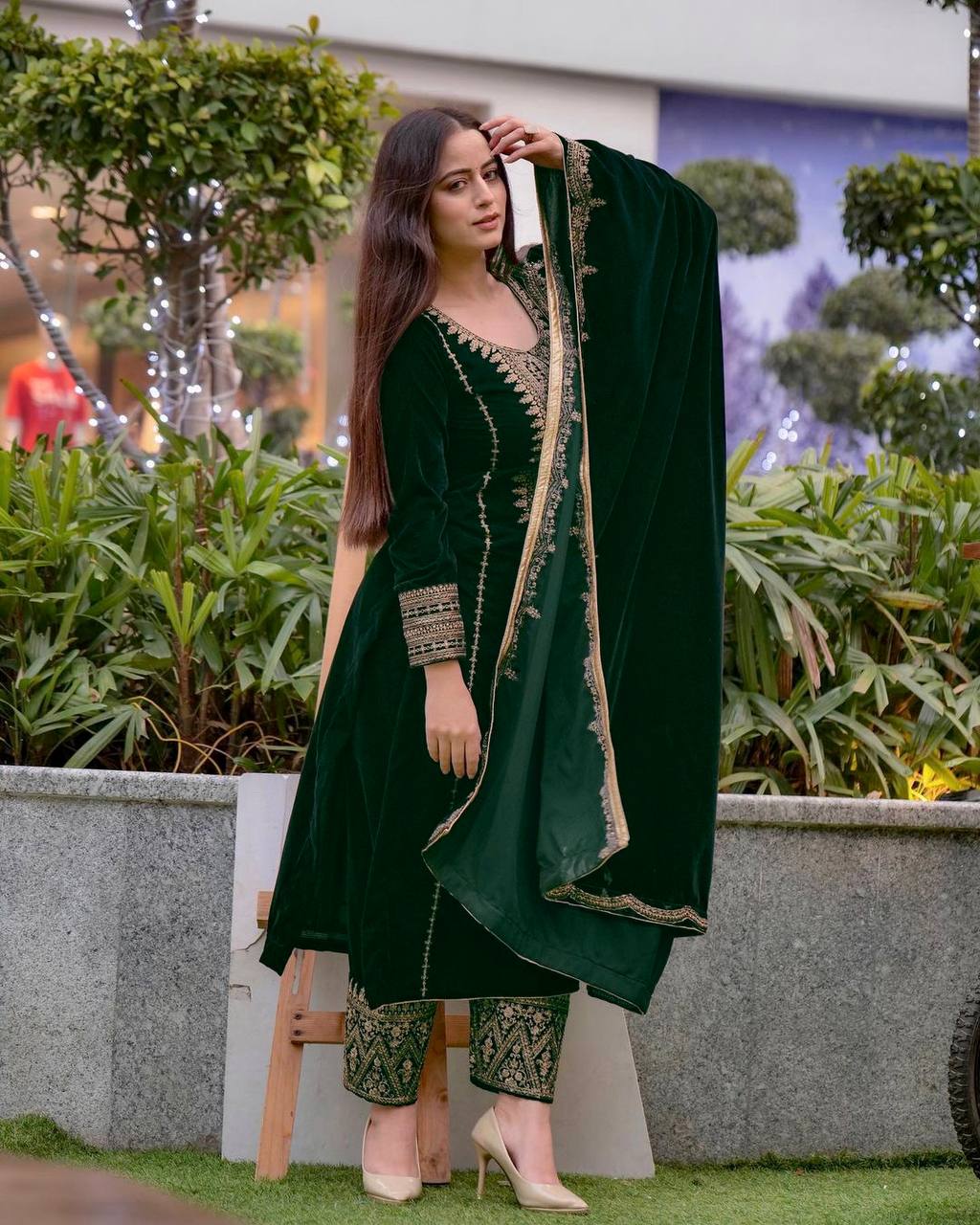 Green Stunning Look Collection - Elegant Velvet Ensemble