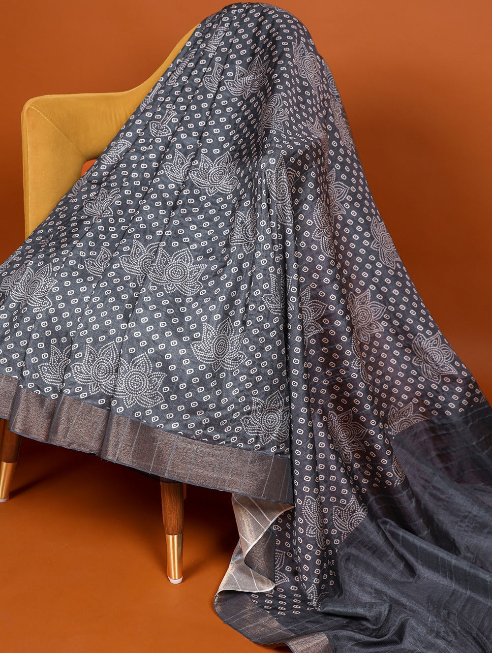 Grey Color Handloom Kotha Border Digital Printed Saree
