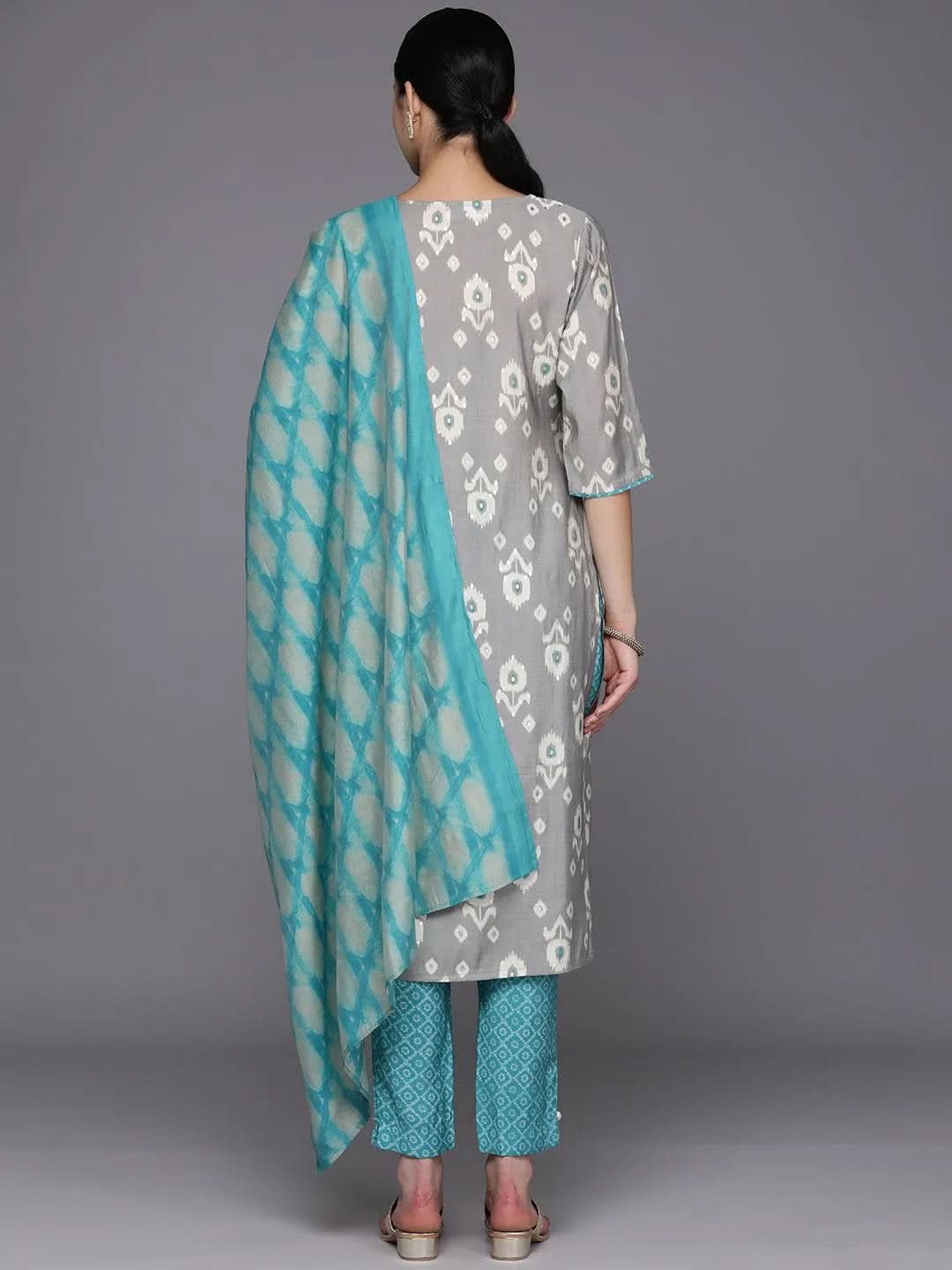 Mameraa Grey Printed Silk Blend Straight Kurta With Trousers & Dupatta