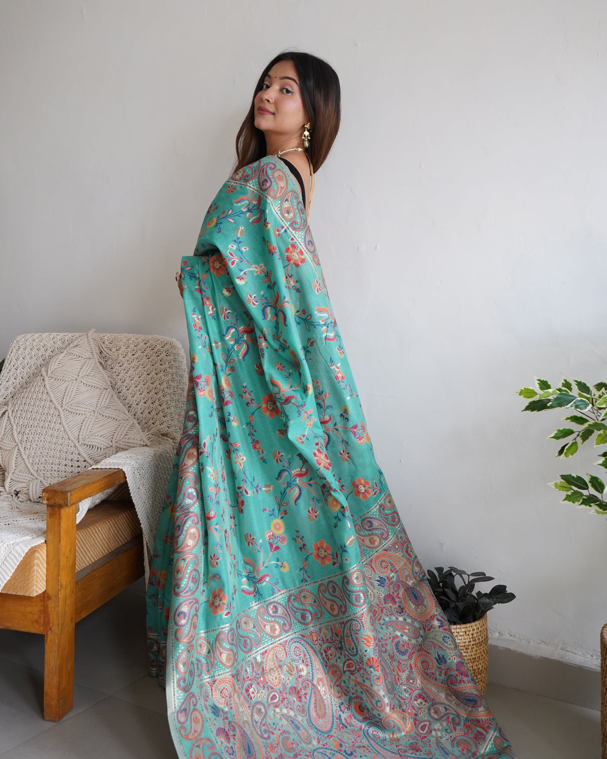 Kashmiri pashmina cotton kachhi work multi thrade saree