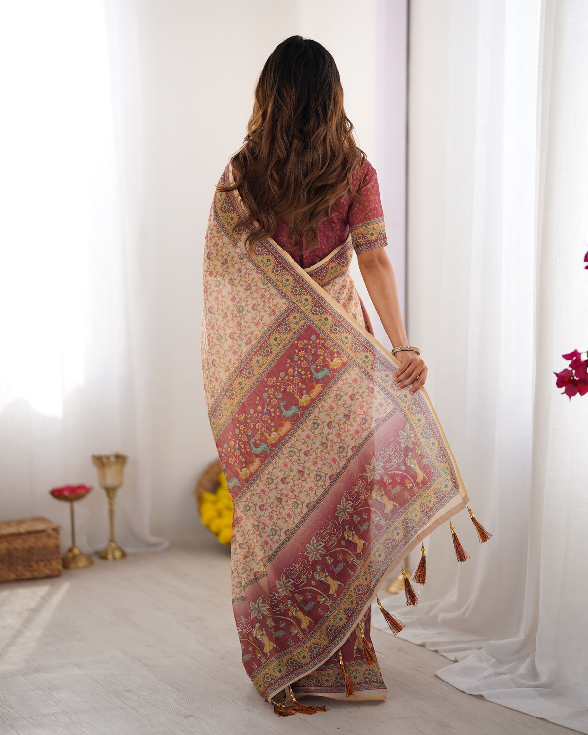 Beige mauve handloom cotton saree with floral jaal peacock motifs storytelling pallu