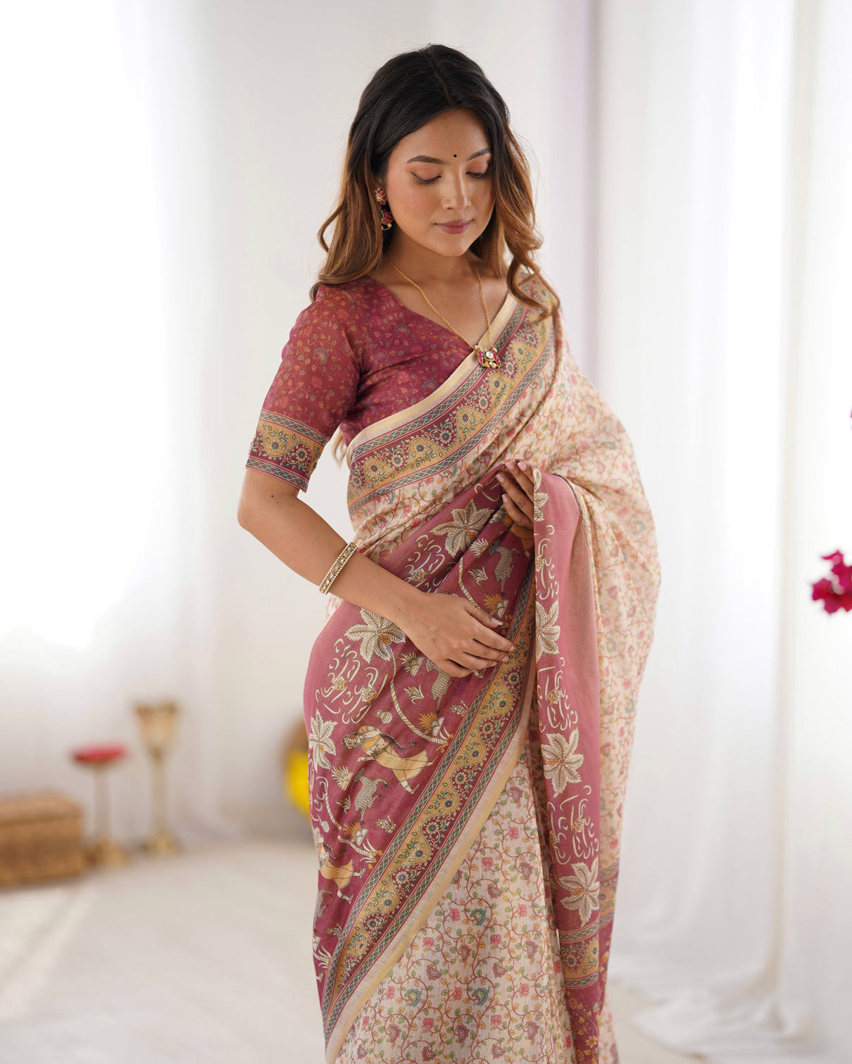Beige mauve handloom cotton saree with floral jaal peacock motifs storytelling pallu