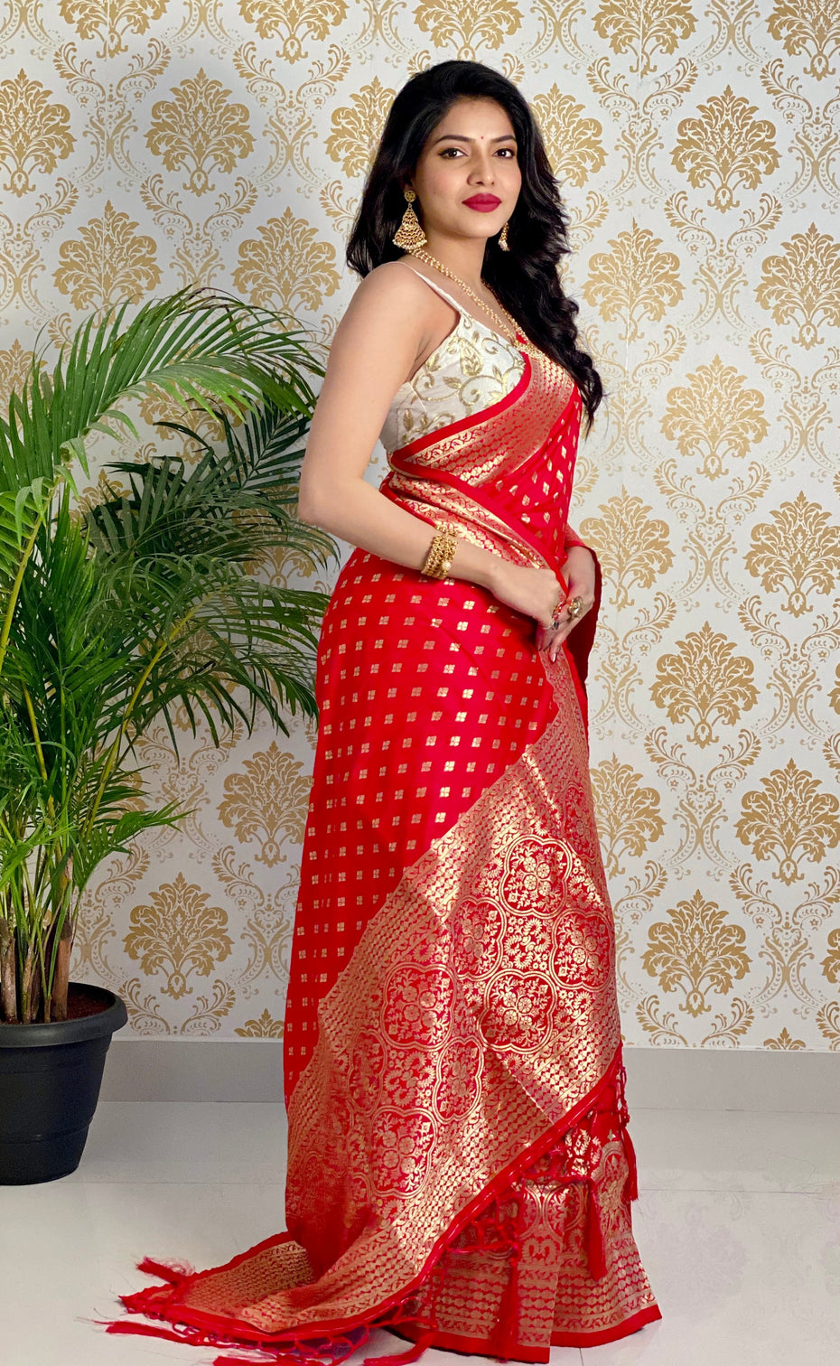 Pure banarasi silk saree with zari weaving