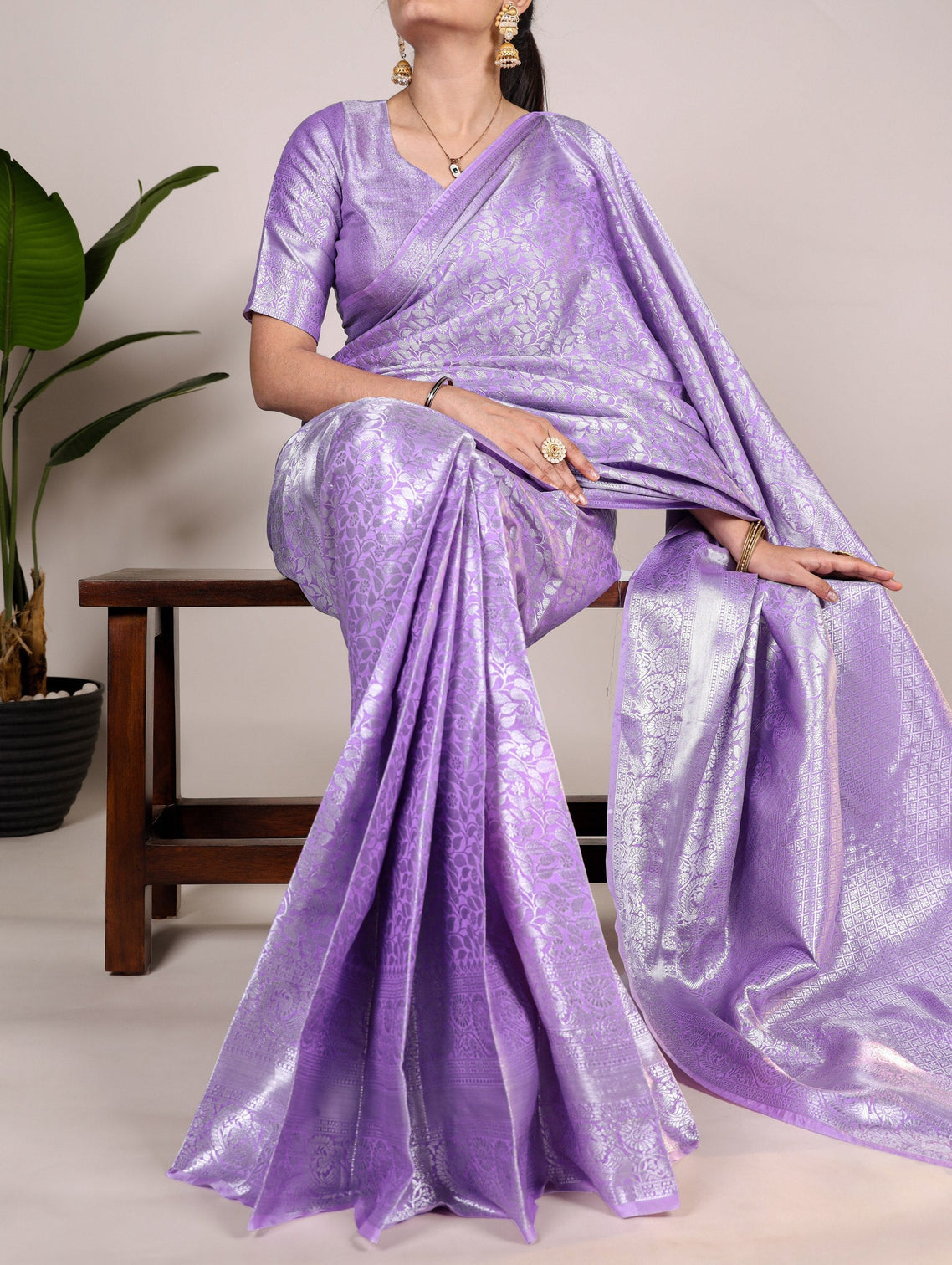 Lavender Timeless Kanjivaram Saree with Exquisite Zari Weaving