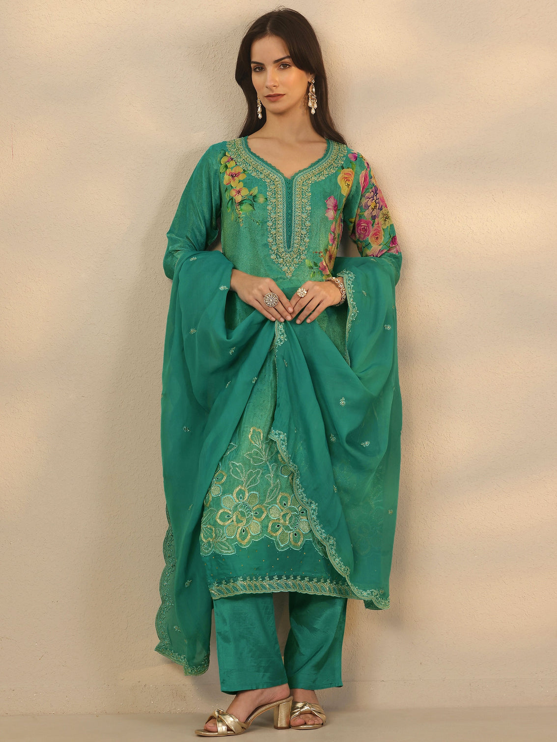 Mameraa Blue Printed Crepe Straight Suit Set With Dupatta