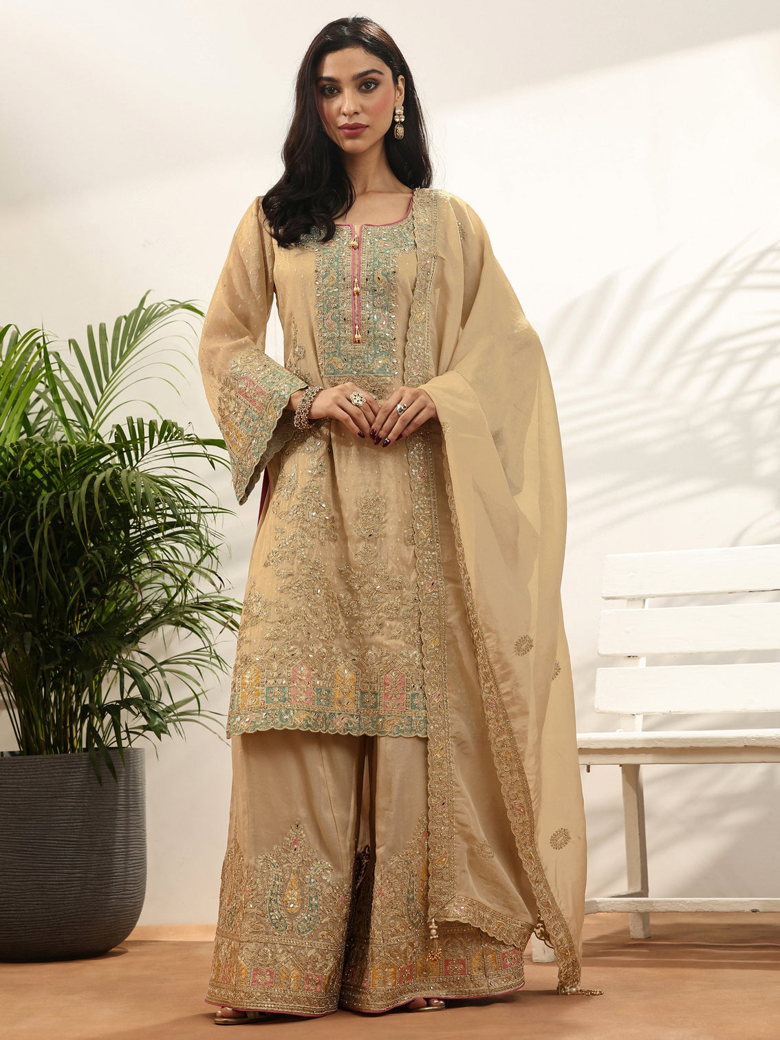 Mameraa Art Gold Embroidered Silk blend Suit Set With Dupatta