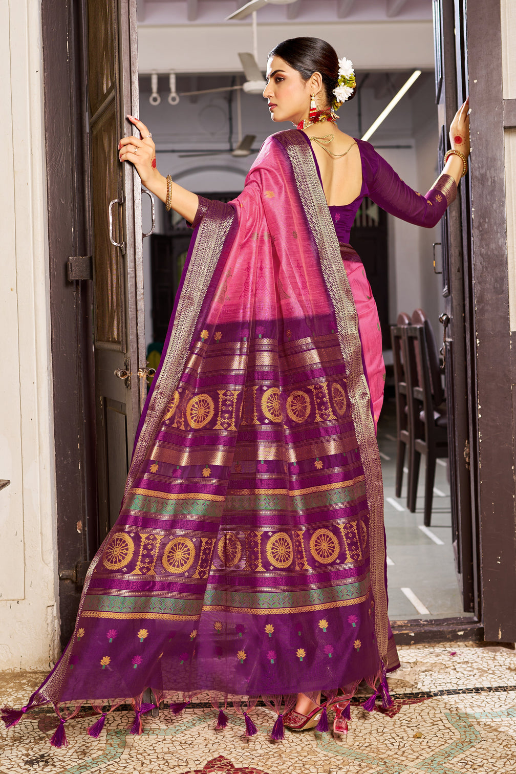 Light Pink Elegant Slub Lilan Saree – Luxurious Semi Tussar Silk