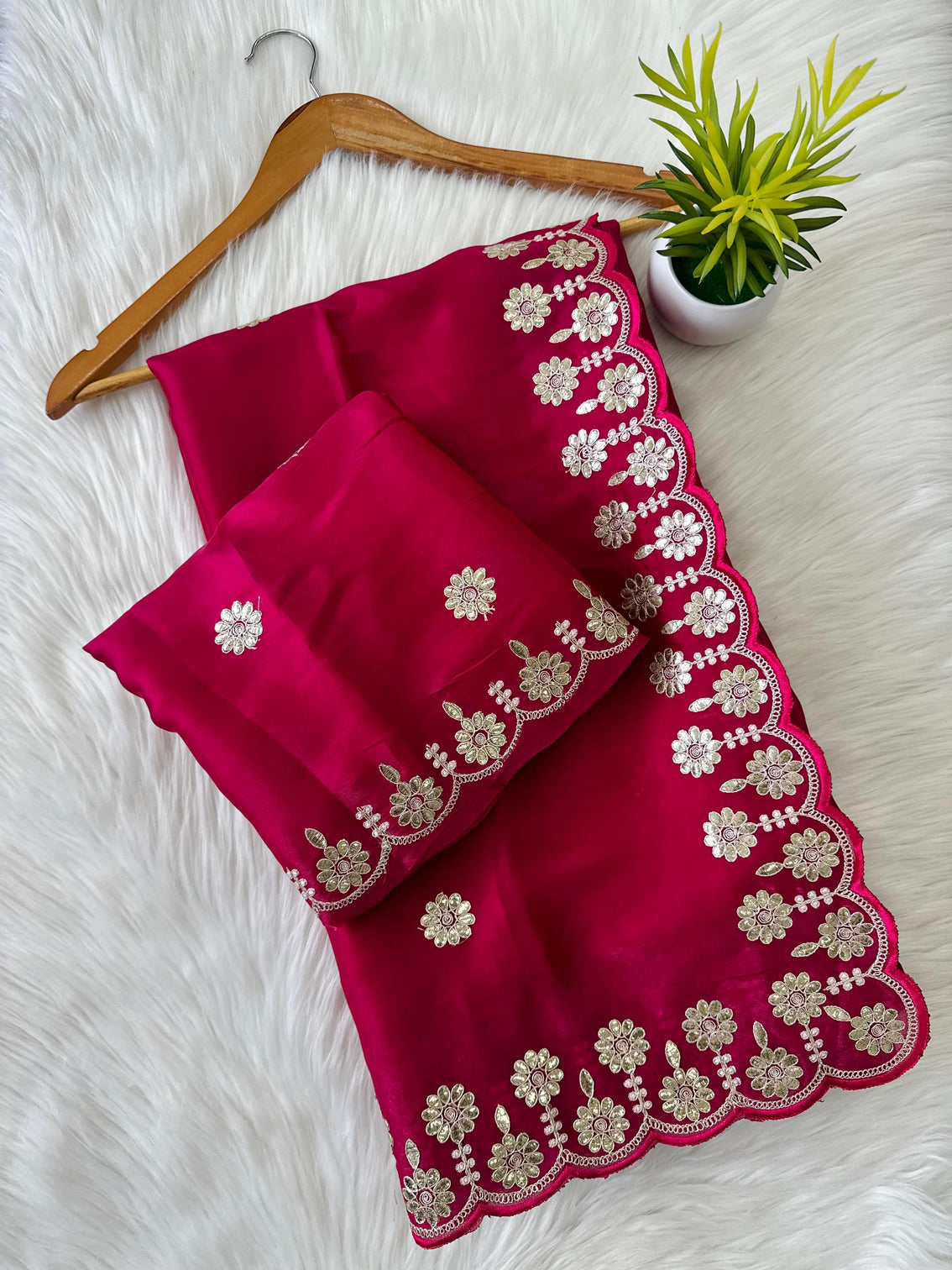 Magenta Saree with Beautiful Jaipuri Gota Work – Complete with Matching Running Blouse