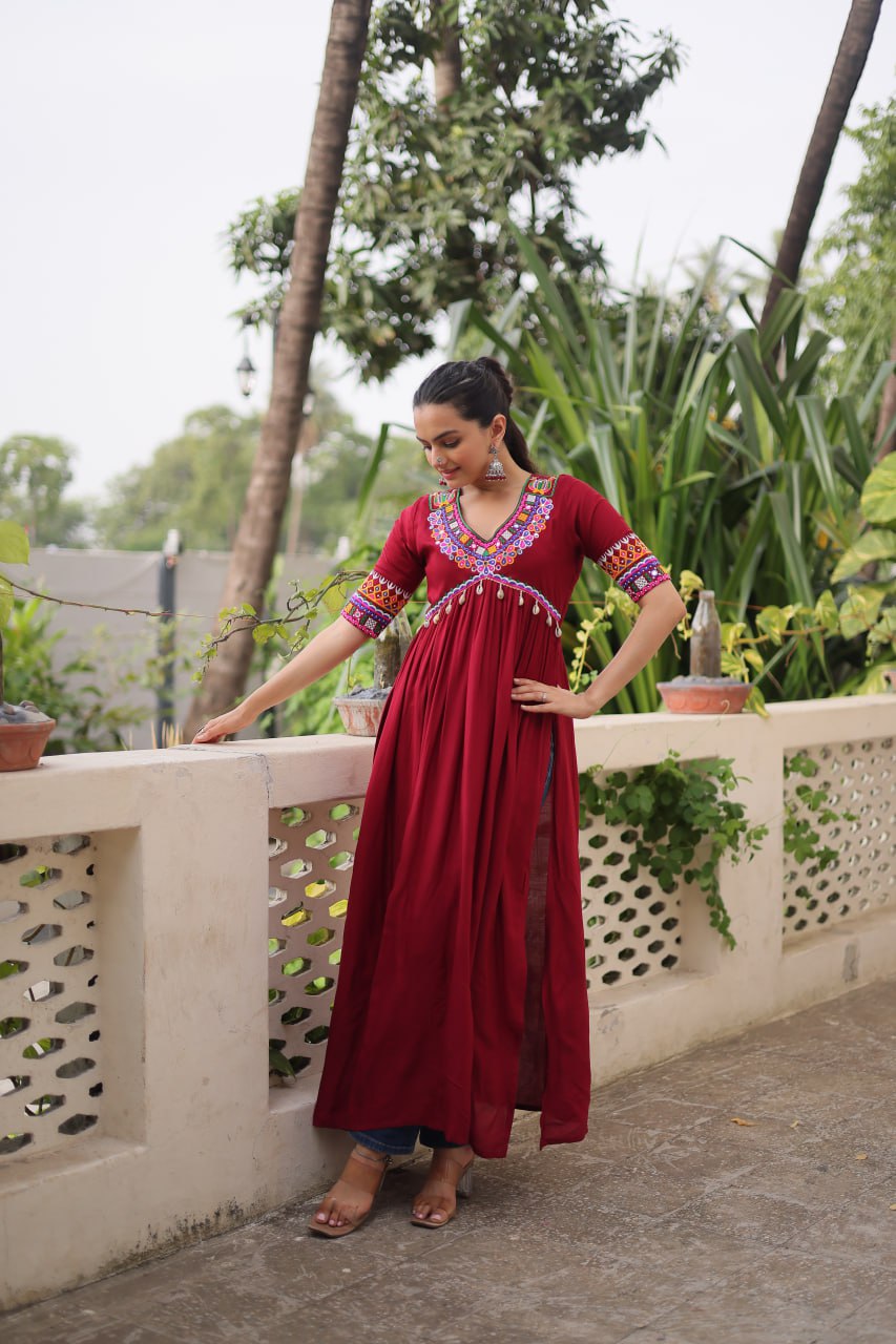 Maroon 14 Kg Rayon Kutchi Gamthi Embroidered Kurti