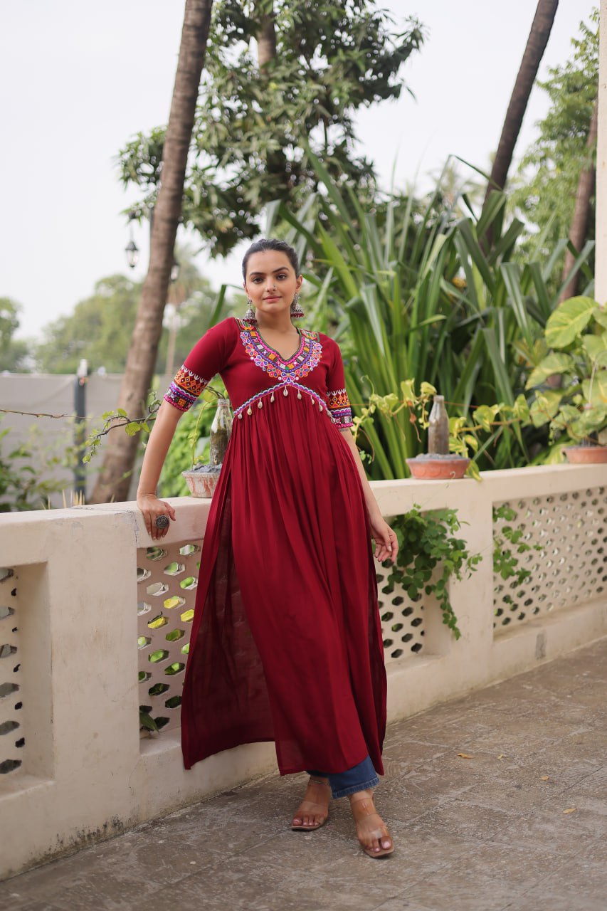Maroon 14 Kg Rayon Kutchi Gamthi Embroidered Kurti