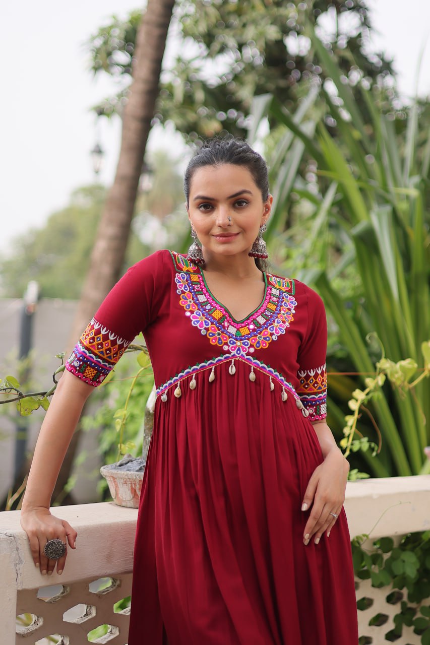 Maroon 14 Kg Rayon Kutchi Gamthi Embroidered Kurti