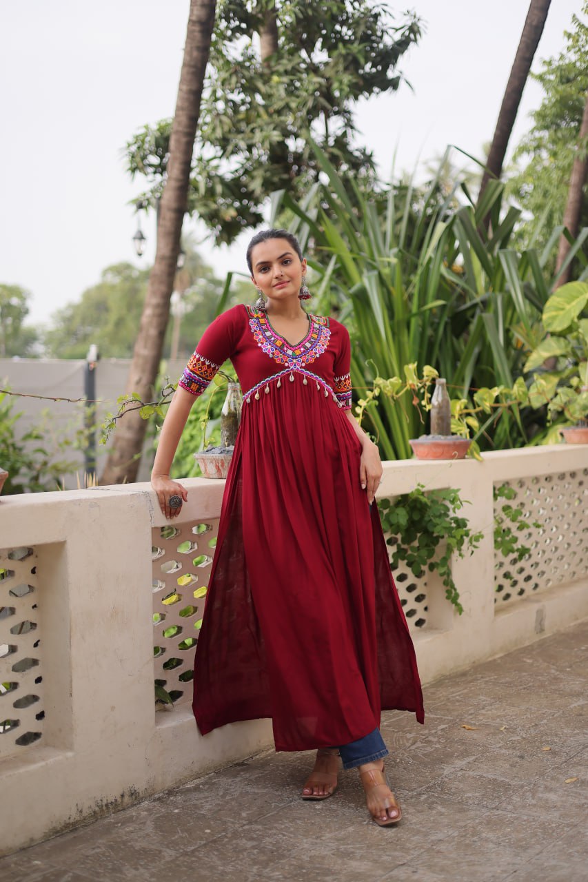 Maroon 14 Kg Rayon Kutchi Gamthi Embroidered Kurti