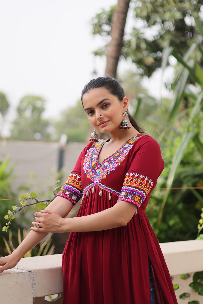 Maroon 14 Kg Rayon Kutchi Gamthi Embroidered Kurti