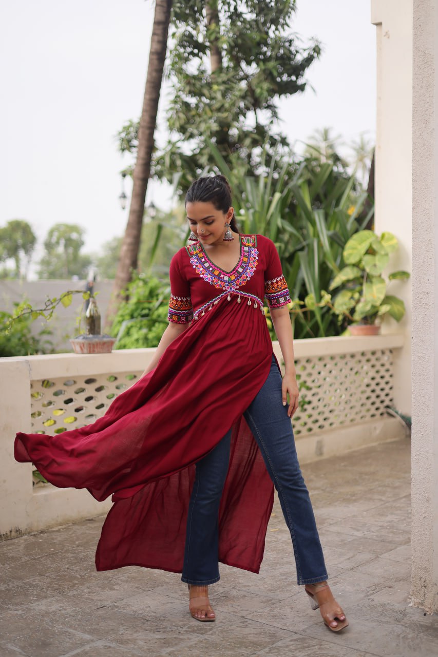 Maroon 14 Kg Rayon Kutchi Gamthi Embroidered Kurti