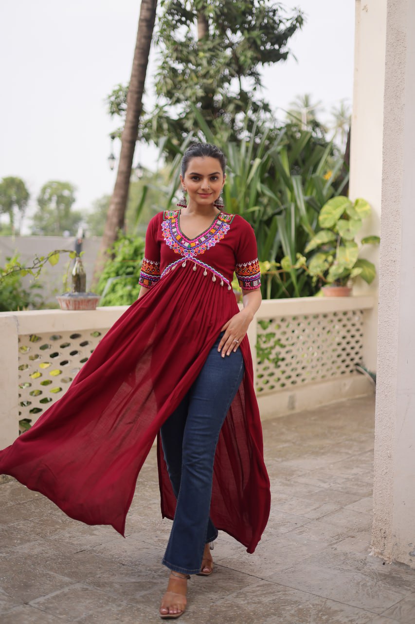 Maroon 14 Kg Rayon Kutchi Gamthi Embroidered Kurti