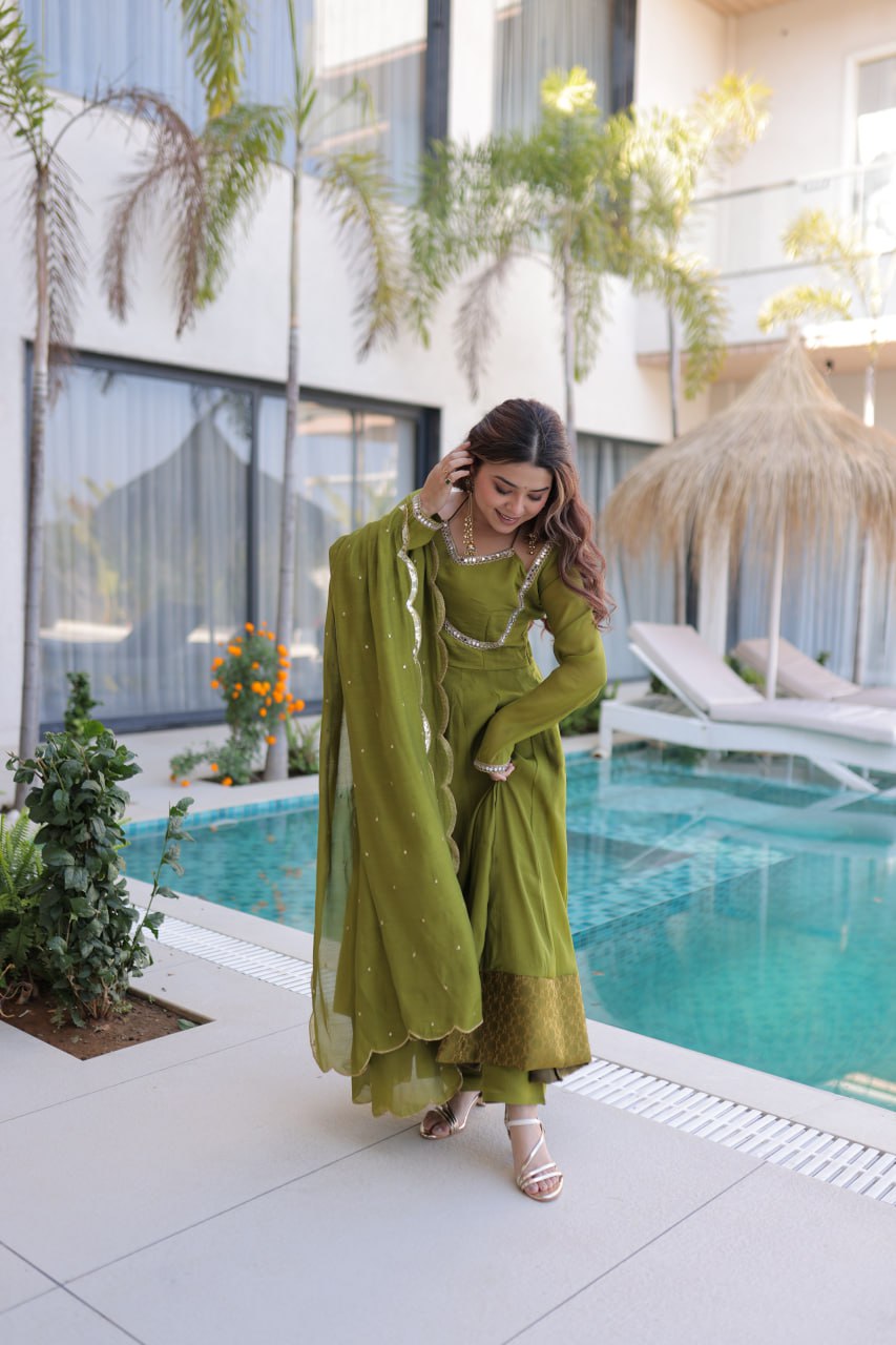 Mehendi Chanderi Mirror Lace Kurti Pant Set