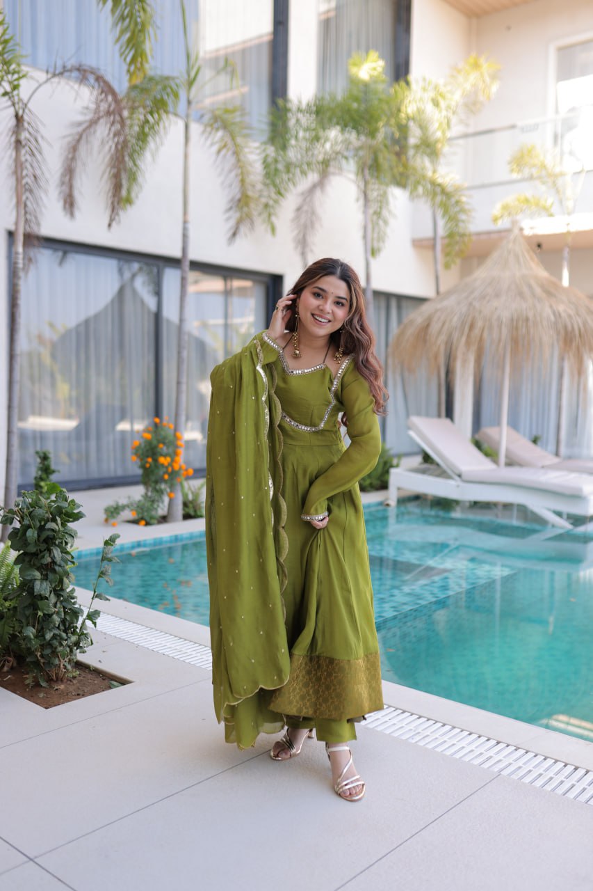 Mehendi Chanderi Mirror Lace Kurti Pant Set