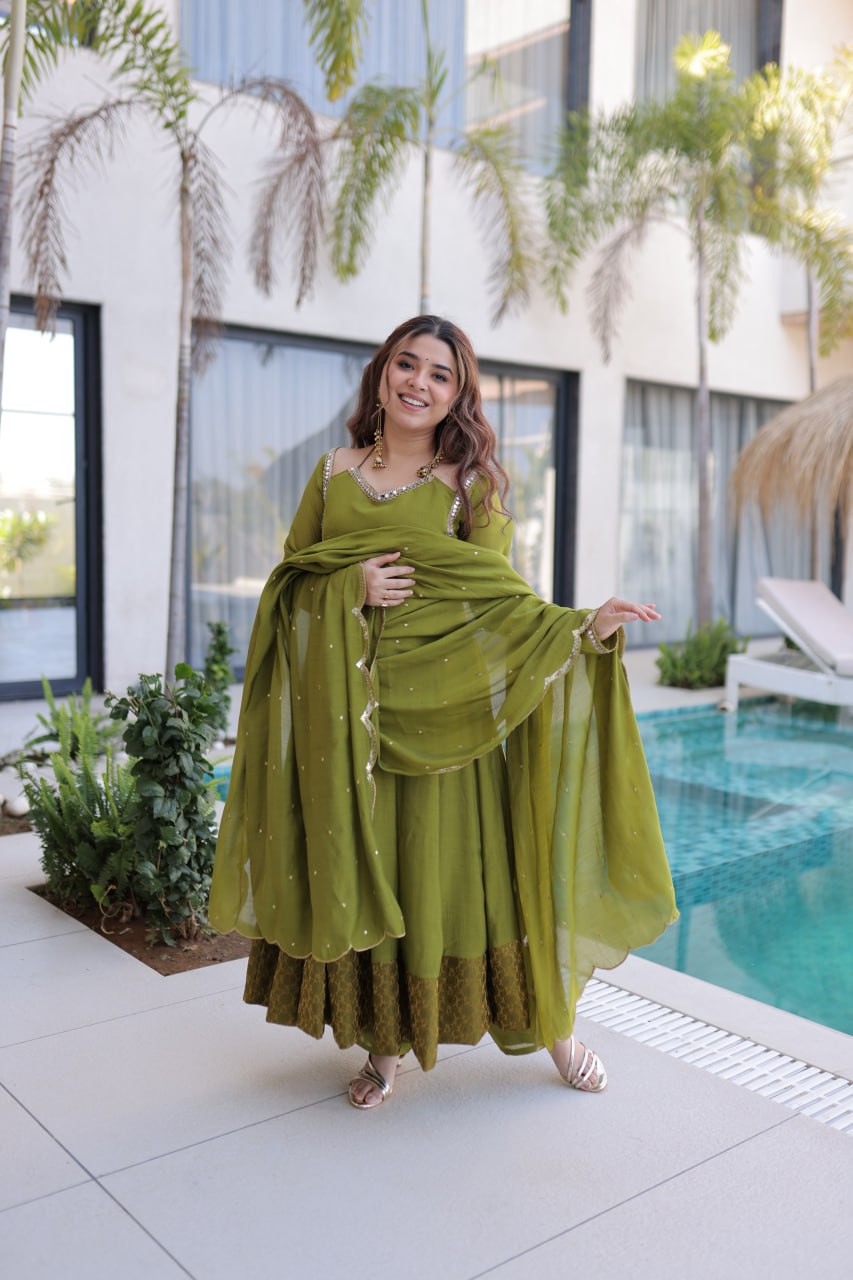 Mehendi Chanderi Mirror Lace Kurti Pant Set
