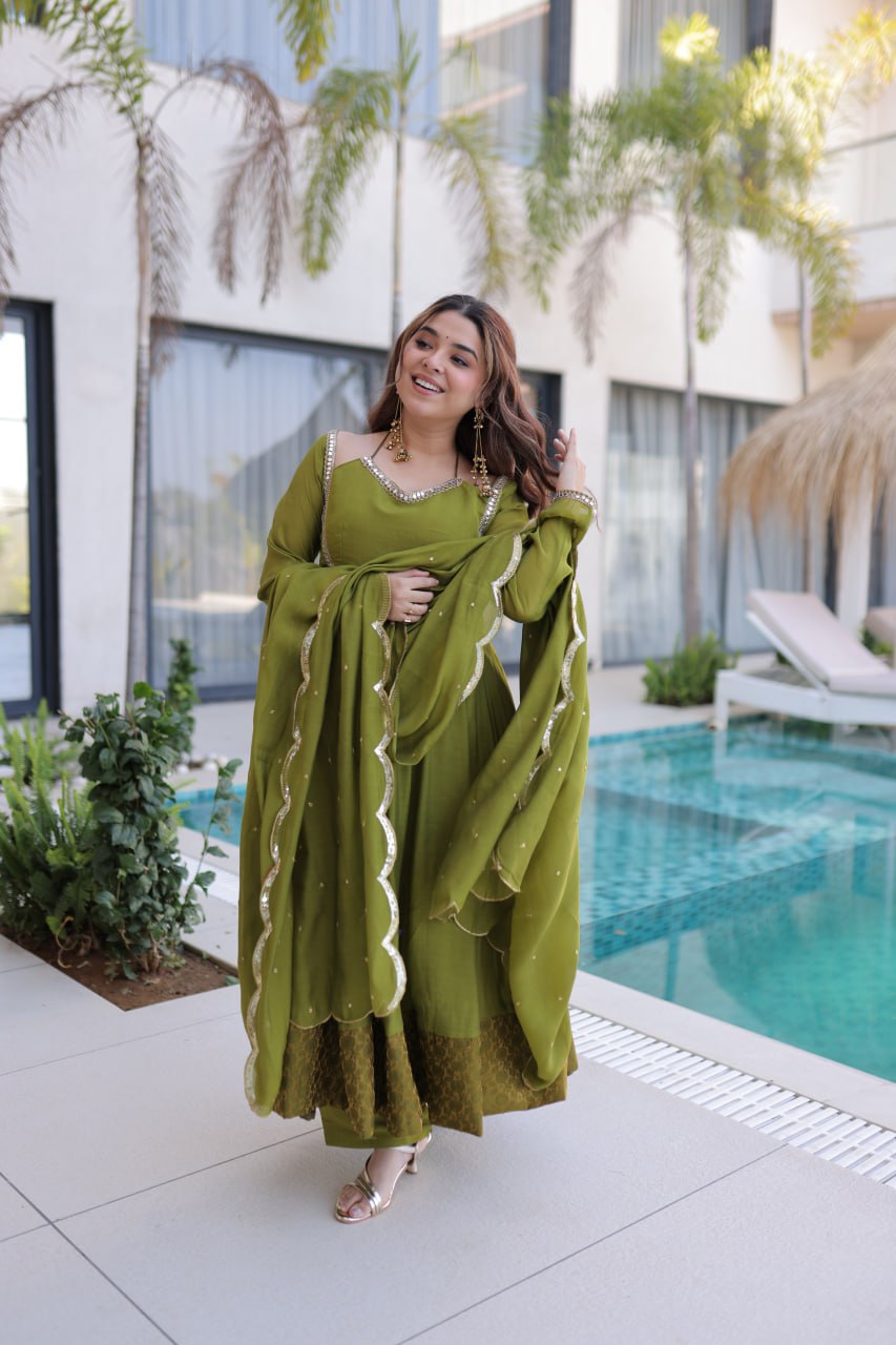 Mehendi Chanderi Mirror Lace Kurti Pant Set