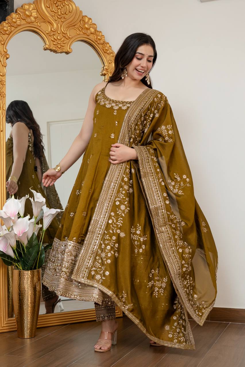 Mehendi Glamorous Silk Gown Set