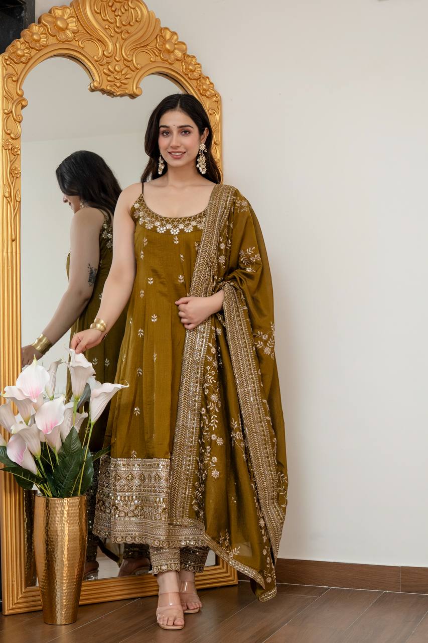 Mehendi Glamorous Silk Gown Set