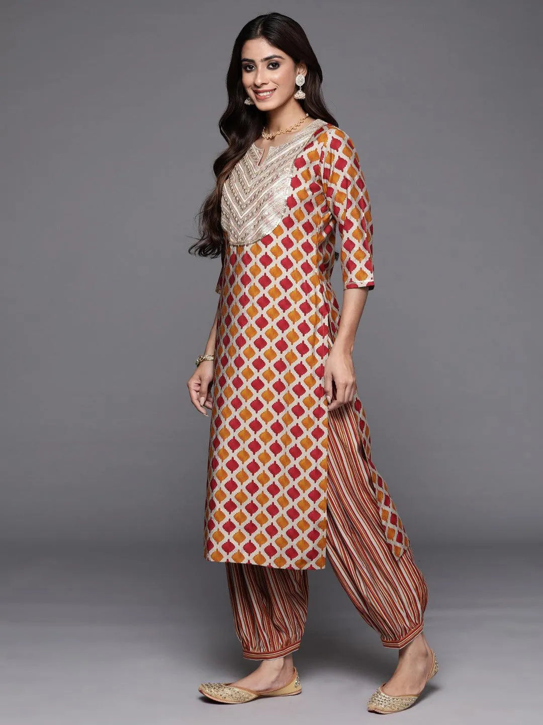 Mameraa Multicoloured Printed Straight Suit With Dupatta