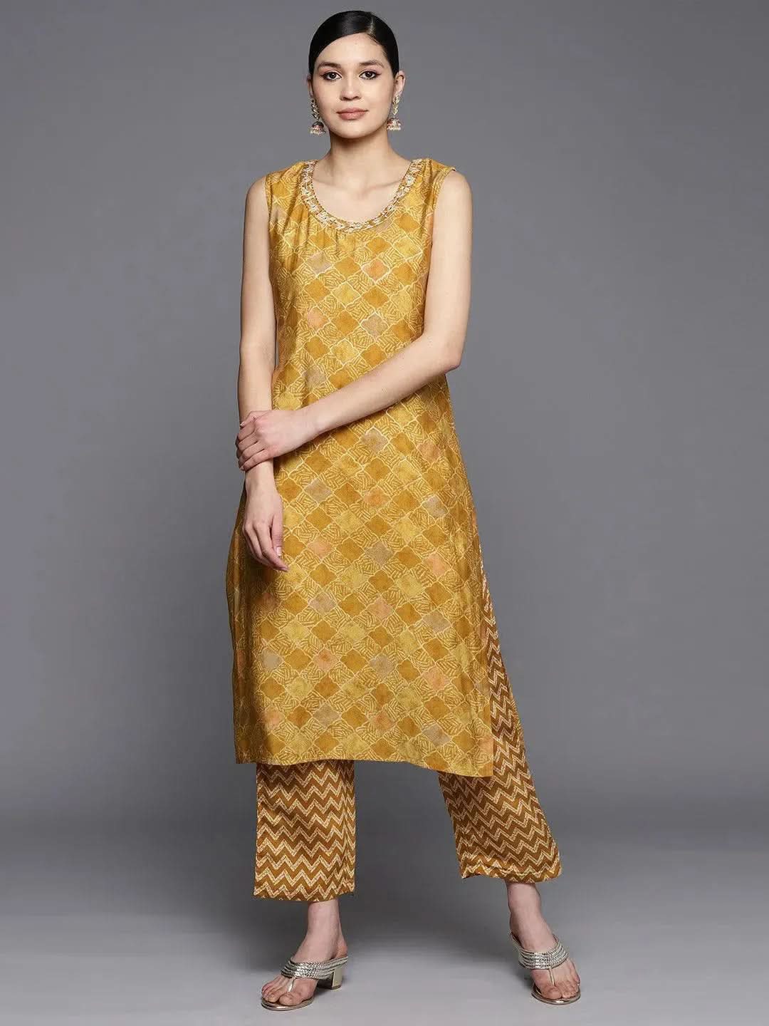 Mameraa Mustard Printed Silk Blend Straight Kurta With Trousers
