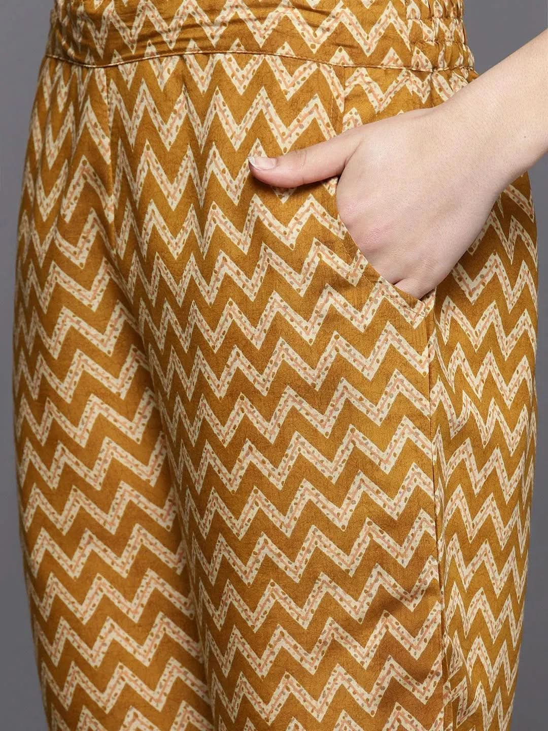 Mameraa Mustard Printed Silk Blend Straight Kurta With Trousers