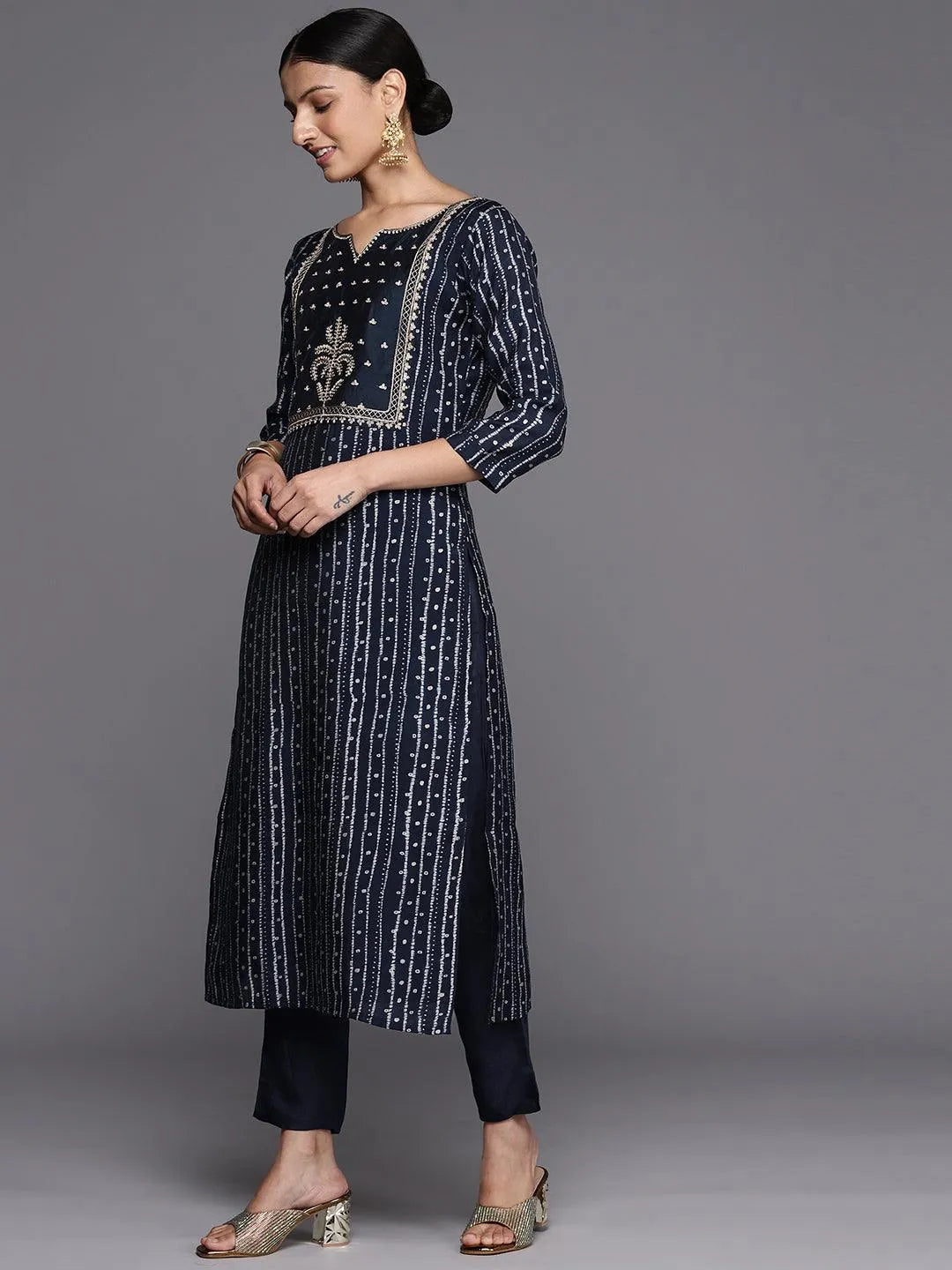 Mameraa Navy Blue Printed Silk Blend Straight Kurta With Trousers & Dupatta