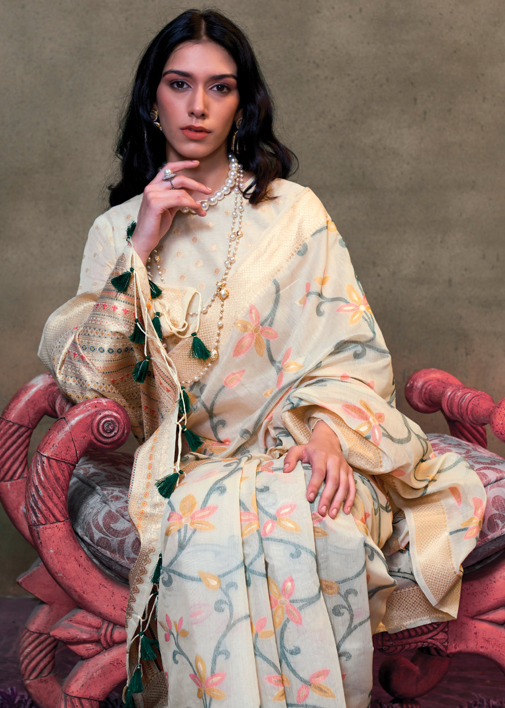 Off White Elegant Jamdani Modal Cotton Silk Saree – Timeless Weave with Intricate Motifs
