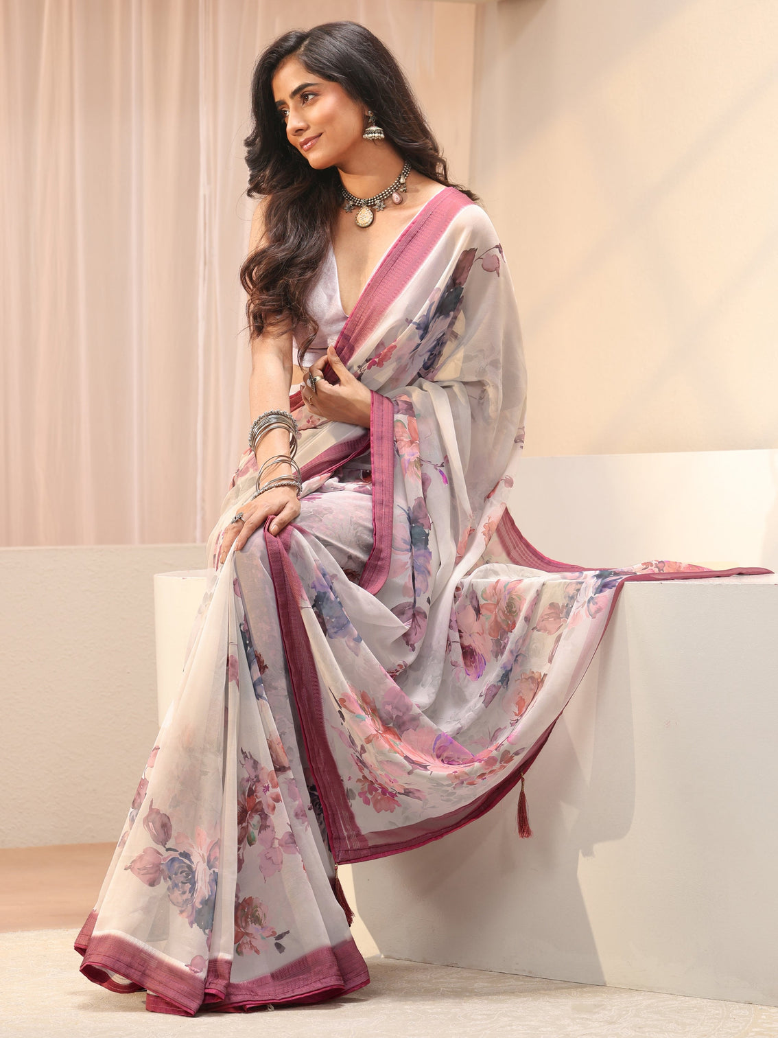 Mameraa Off White Floral Printed Georgette Saree