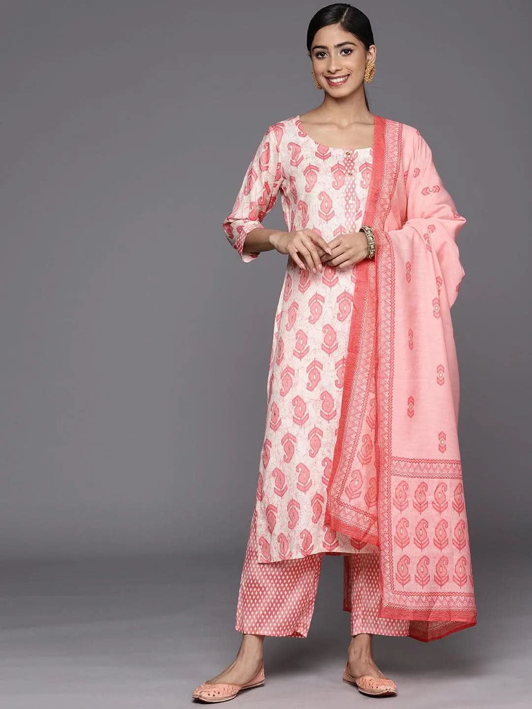 Mameraa Off-White Printed Rayon Straight Kurta With Trousers & Dupatta