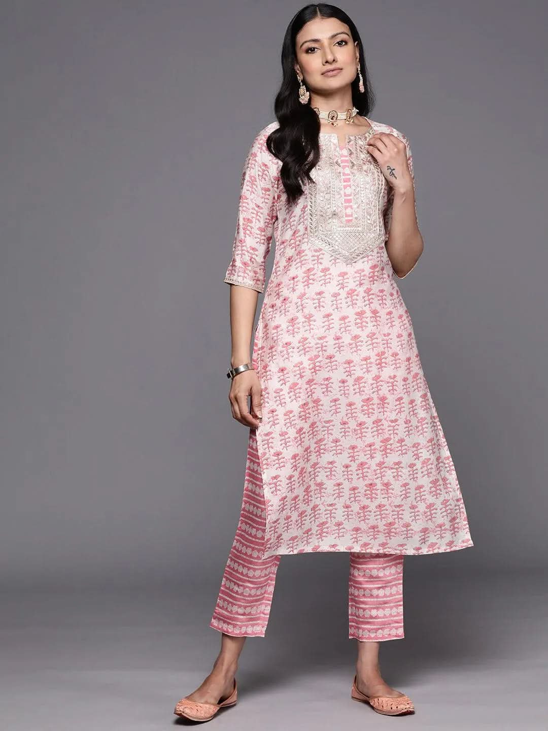 Mameraa Peach Printed Silk Straight Kurta With Trousers