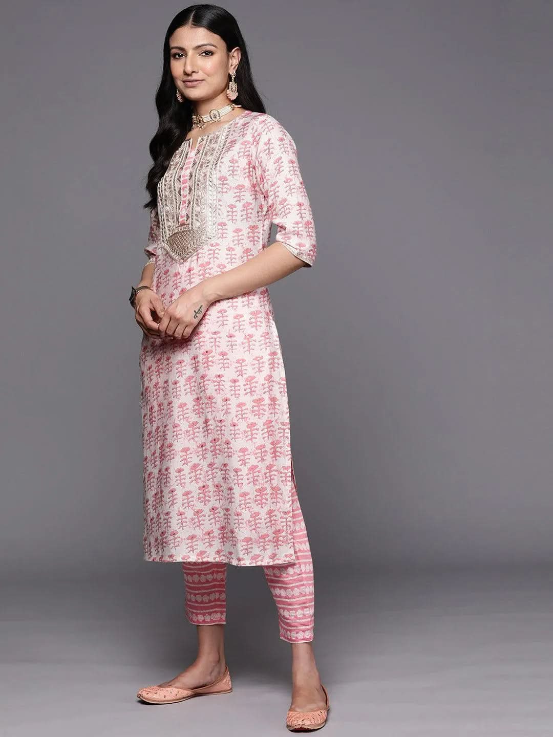 Mameraa Peach Printed Silk Straight Kurta With Trousers