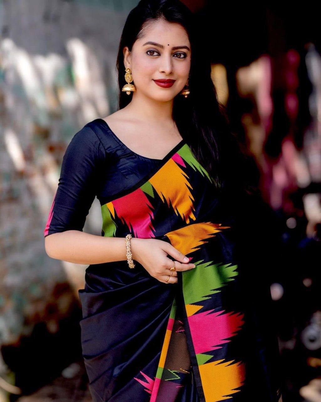 Black Lichi Silk Saree with Multicolor Abstract Floral Print – Perfect for Casual and Festive Occasions