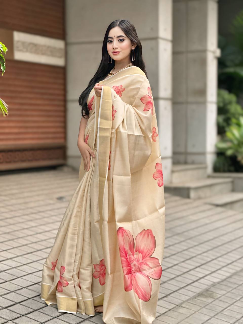 Beige Soft Banarasi Saree with Red Floral Prints – Soft & Lightweight Party Wear Saree for Women