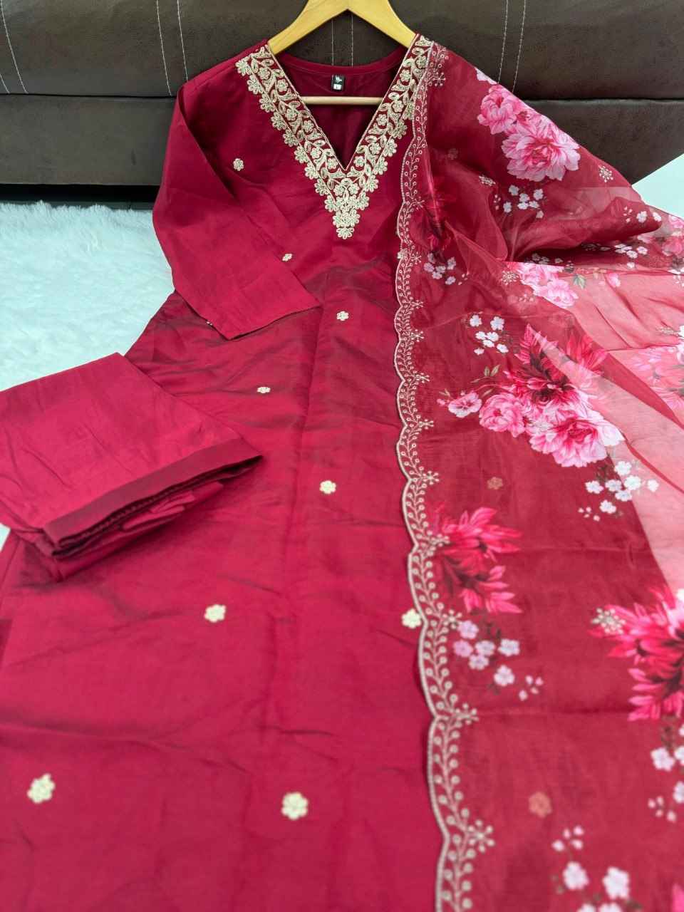 Women Red Embroidered Kurta Set with Floral Organza Dupatta
