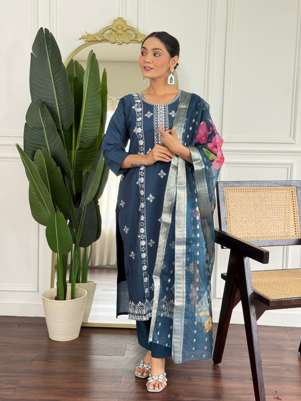 Women Teal Blue Embroidered Kurta Set with Floral Organza Dupatta