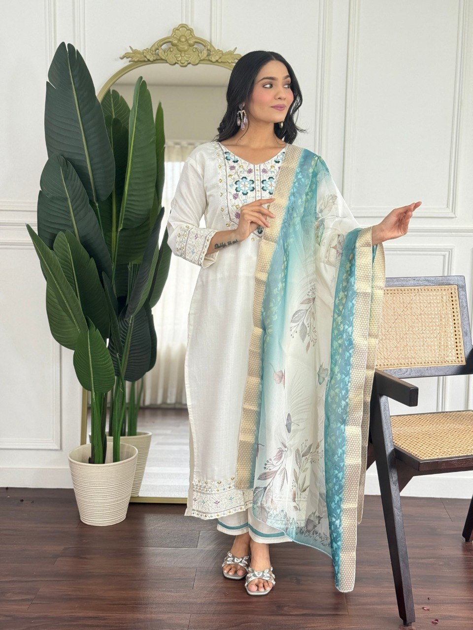 Women Off White Embroidered Kurta Set with Floral Organza Dupatta