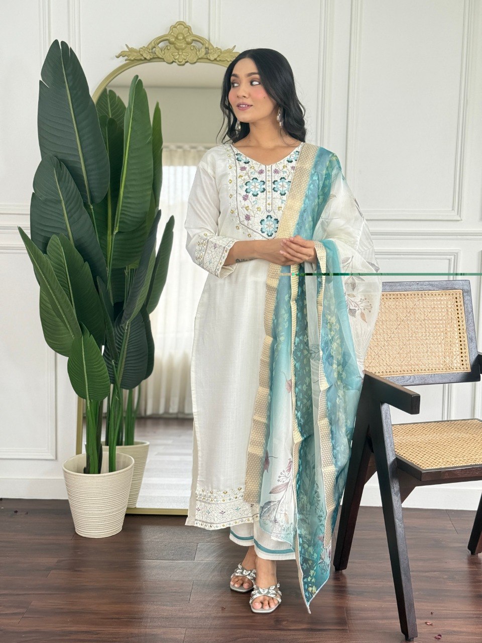 Women Off White Embroidered Kurta Set with Floral Organza Dupatta