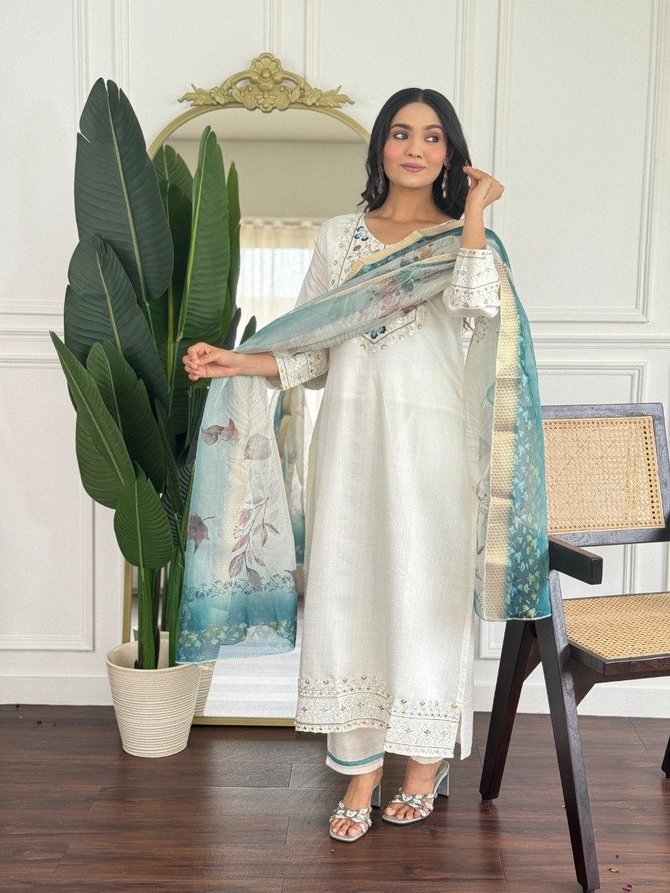 Women Off White Embroidered Kurta Set with Floral Organza Dupatta