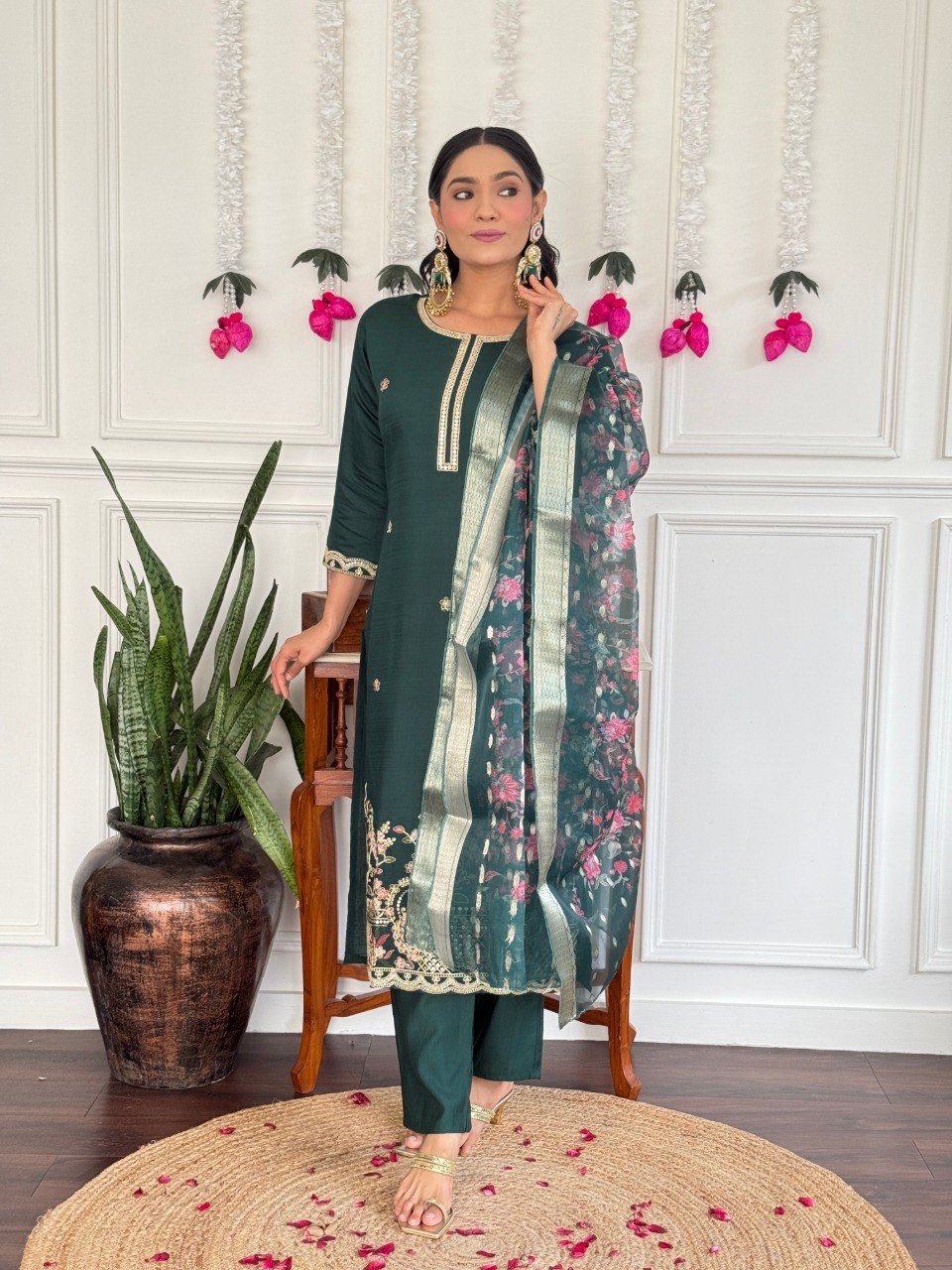 Women Dark Green Kurta Set with Floral Organza Dupatta